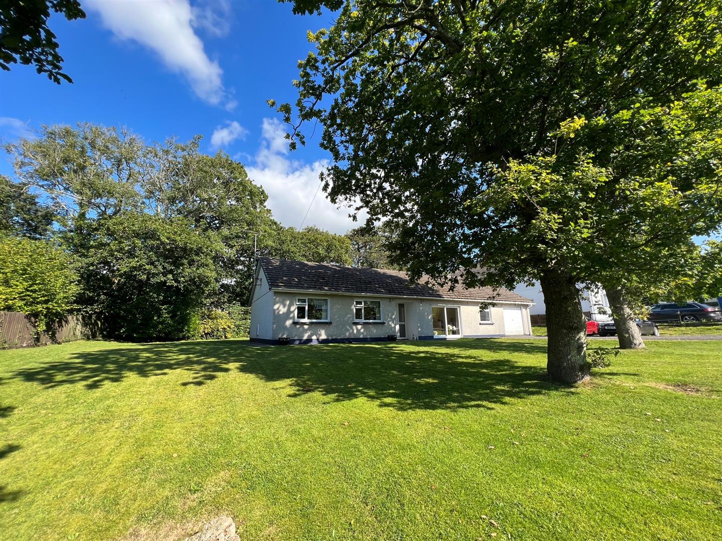 Heol Llanelli, Trimsaran, Kidwelly, £325,000 Dawsons Property
